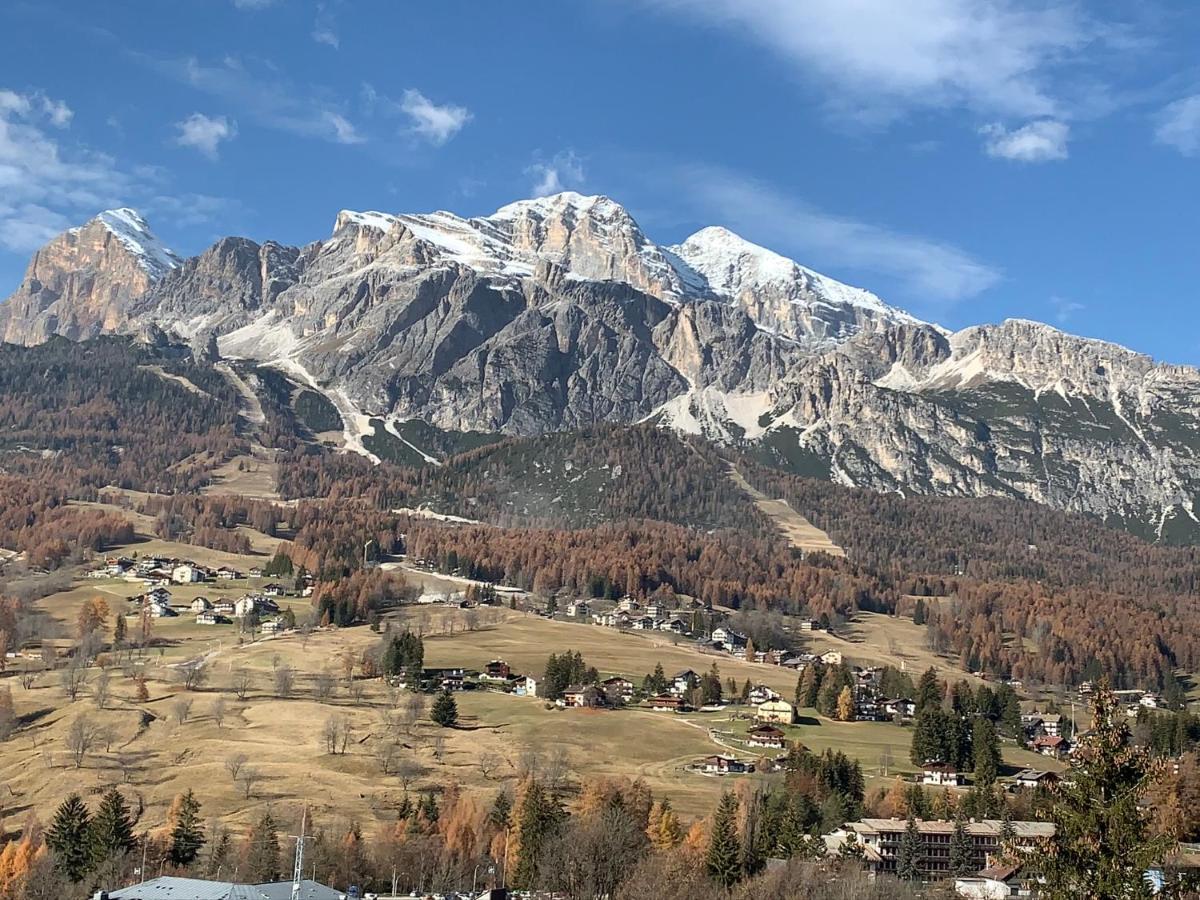 Hotel Serena Cortina Кортина д'Ампецо Екстериор снимка