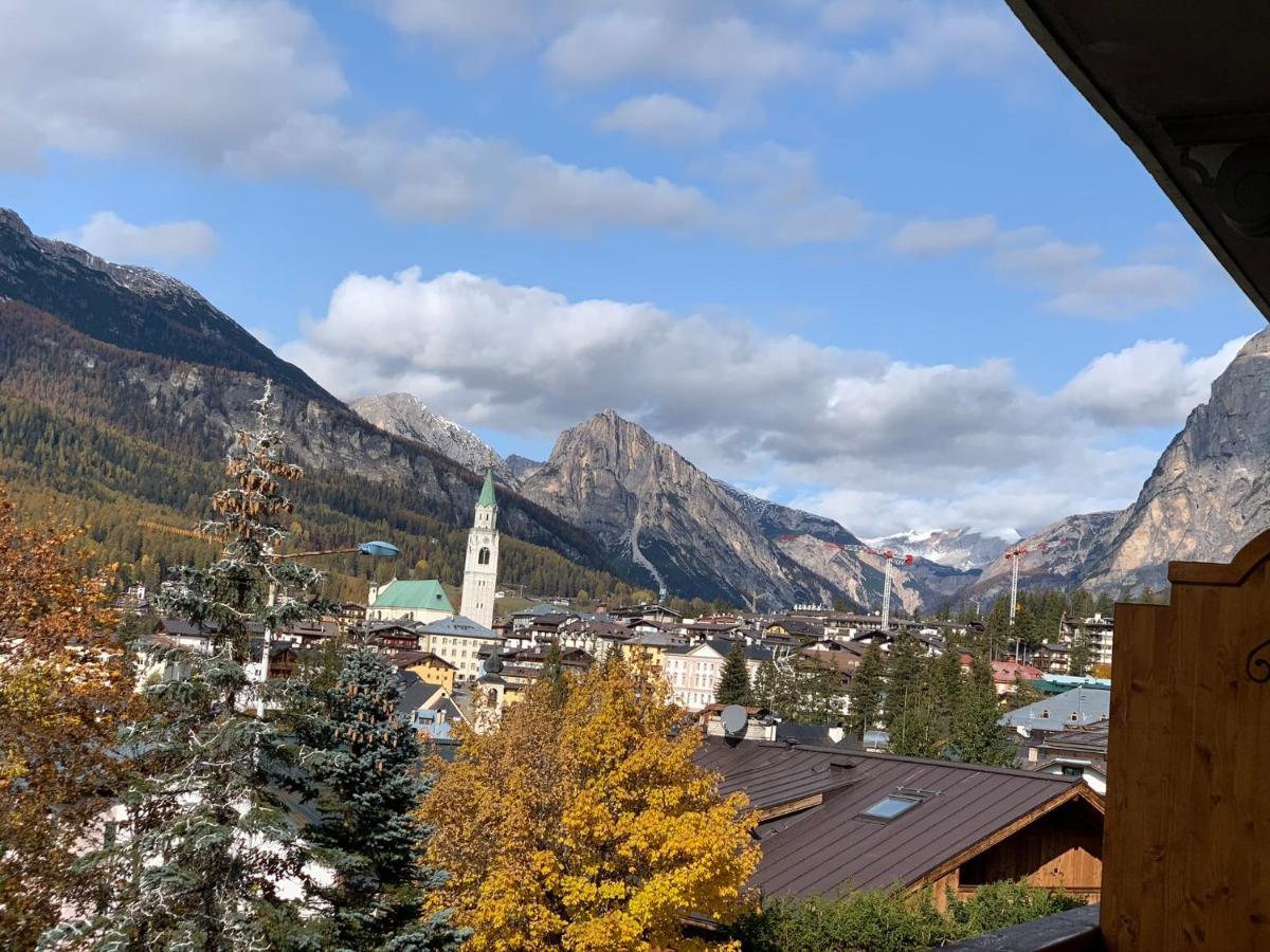 Hotel Serena Cortina Кортина д'Ампецо Екстериор снимка