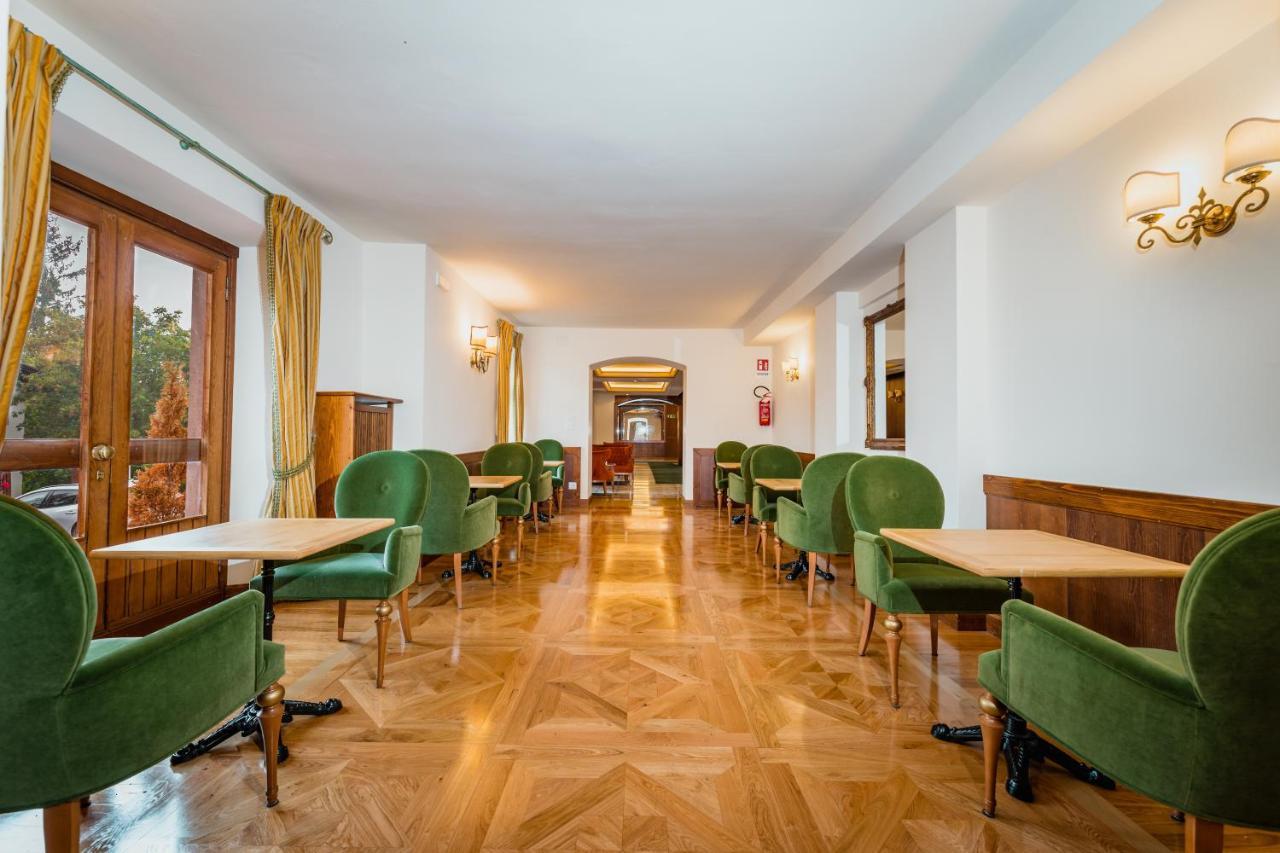 Hotel Serena Cortina Кортина д'Ампецо Екстериор снимка