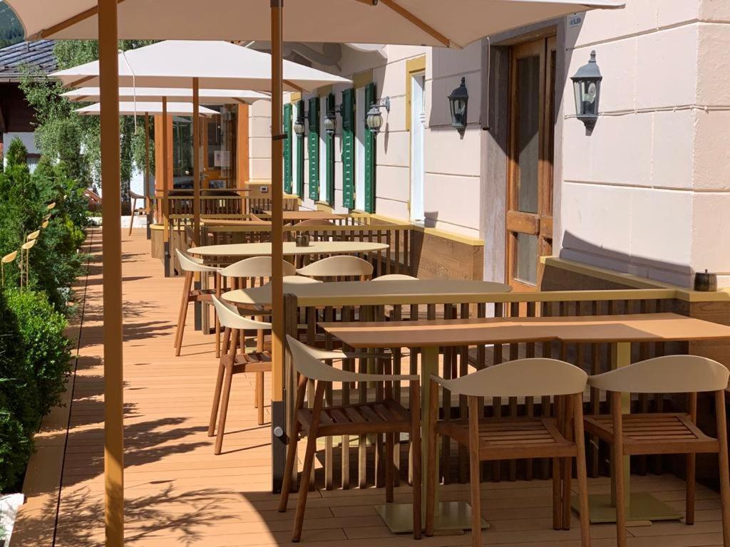 Hotel Serena Cortina Кортина д'Ампецо Екстериор снимка
