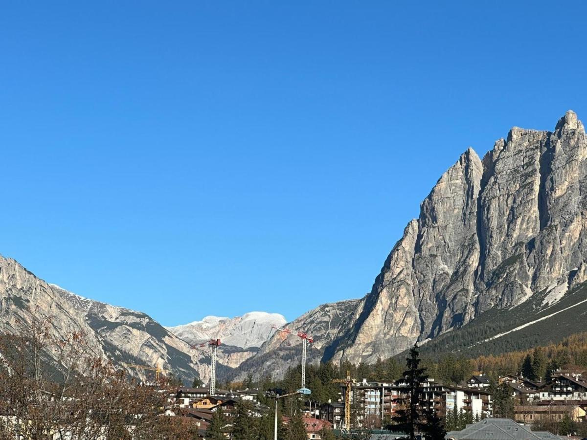 Hotel Serena Cortina Кортина д'Ампецо Екстериор снимка