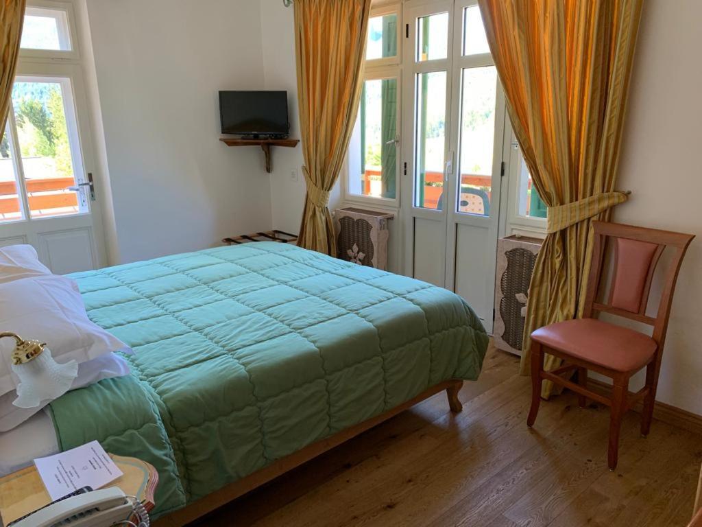 Hotel Serena Cortina Кортина д'Ампецо Екстериор снимка