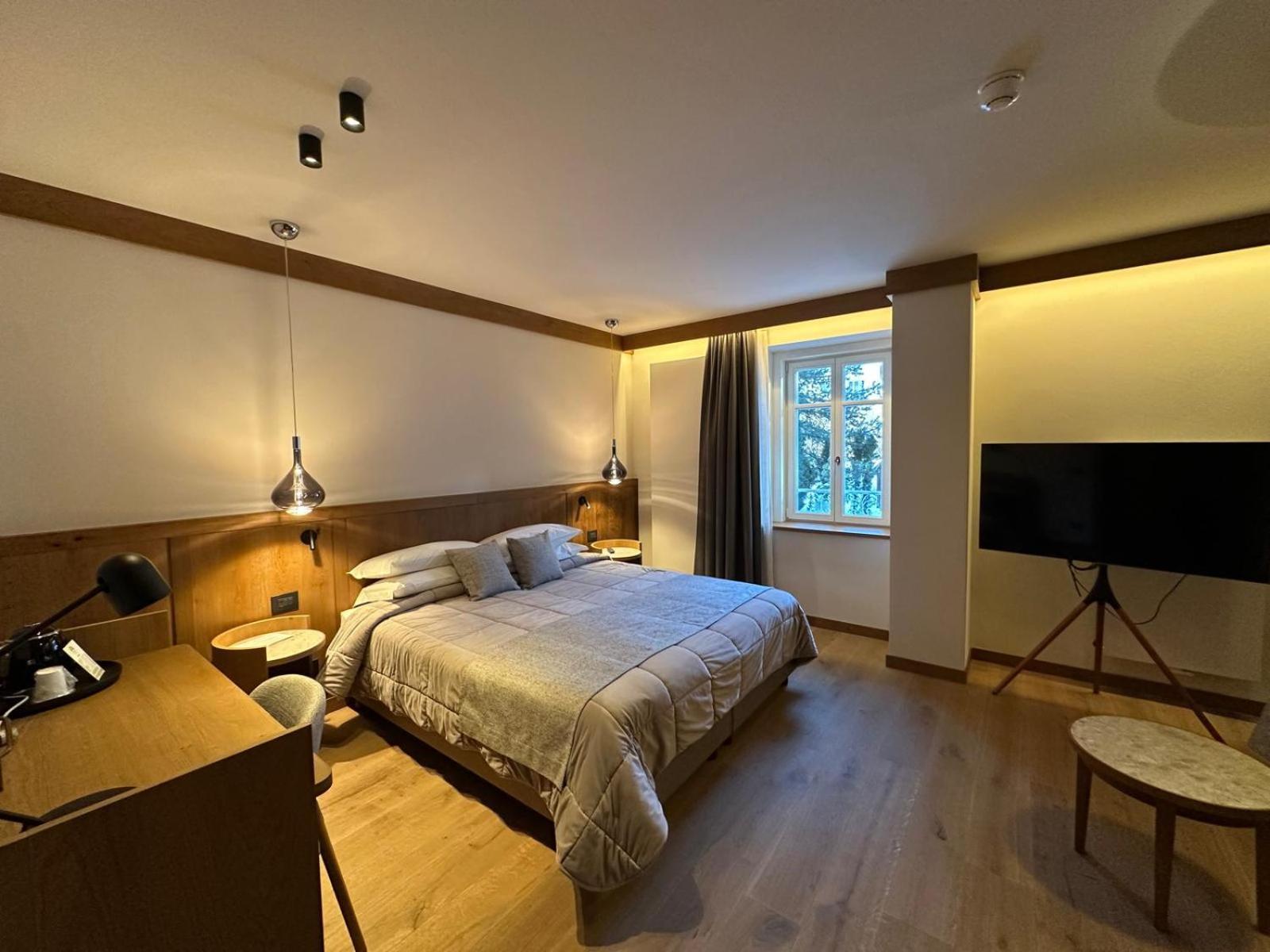 Hotel Serena Cortina Кортина д'Ампецо Екстериор снимка