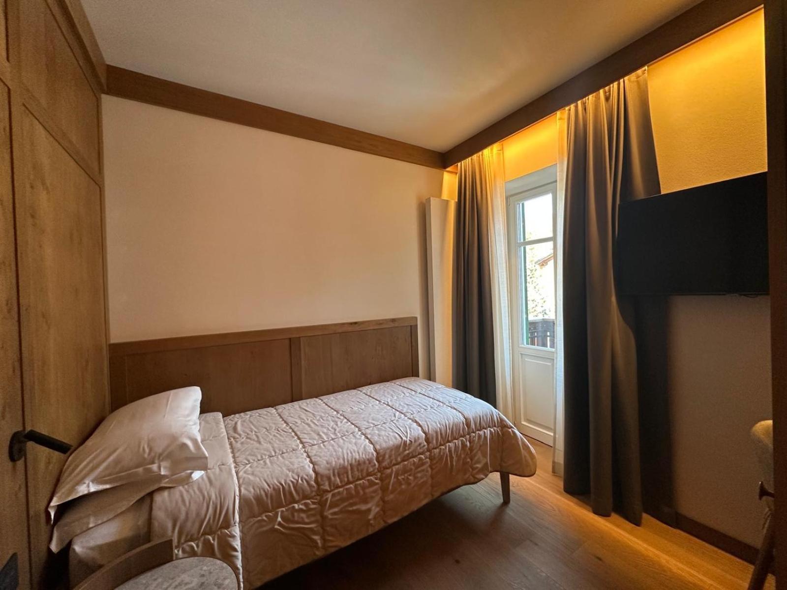 Hotel Serena Cortina Кортина д'Ампецо Екстериор снимка