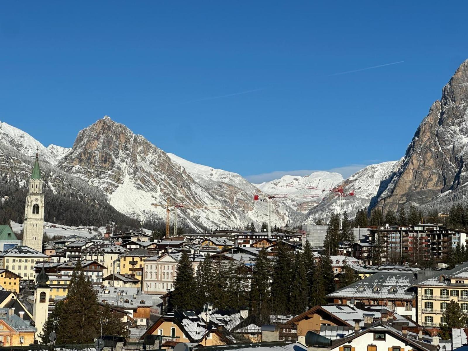 Hotel Serena Cortina Кортина д'Ампецо Екстериор снимка