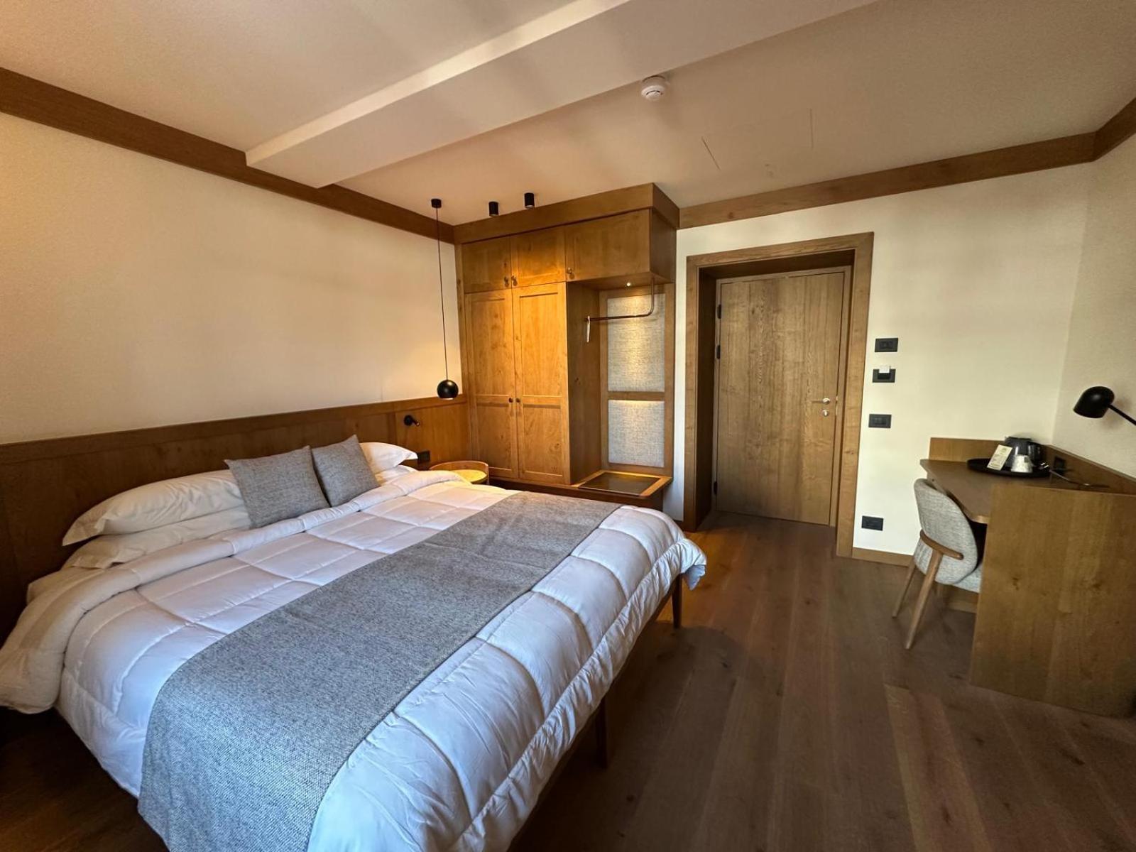 Hotel Serena Cortina Кортина д'Ампецо Екстериор снимка